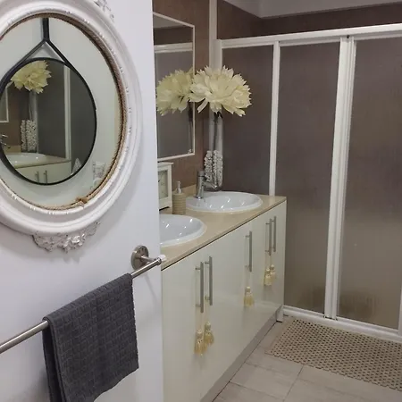 D'hotes Chez Catherine A De Paris Avec Salle De Bains Privee Bed and breakfast *